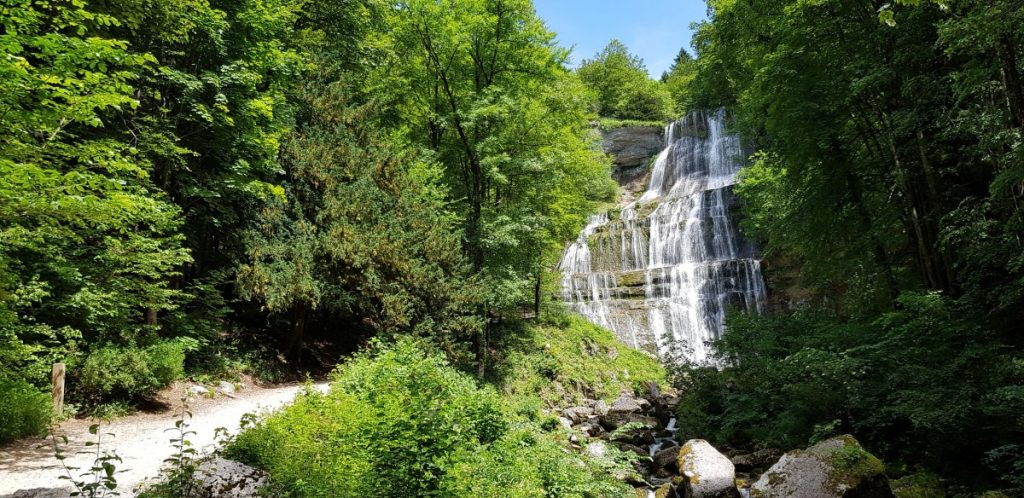 cascades-hérisson-camping